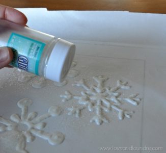 glitter+snowflake+window+clings+step+3[4]